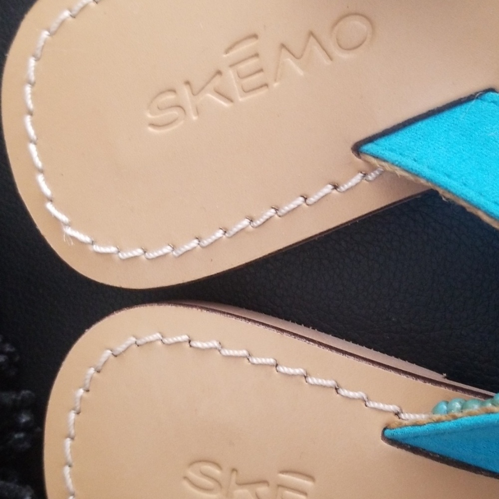 Sandals - Picture 3 of 4